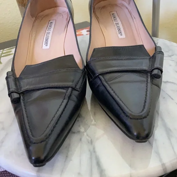 COPY - Manolo Blahnik Kitten Heels Pump - Picture 3 of 6